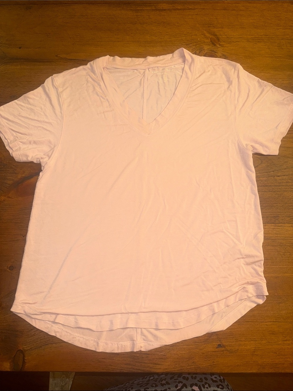 American Eagle Outfitters Light Pink V-Neck Short Sleeve Tee